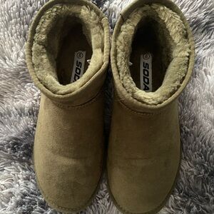 Women’s Soda brand Boots 🥾